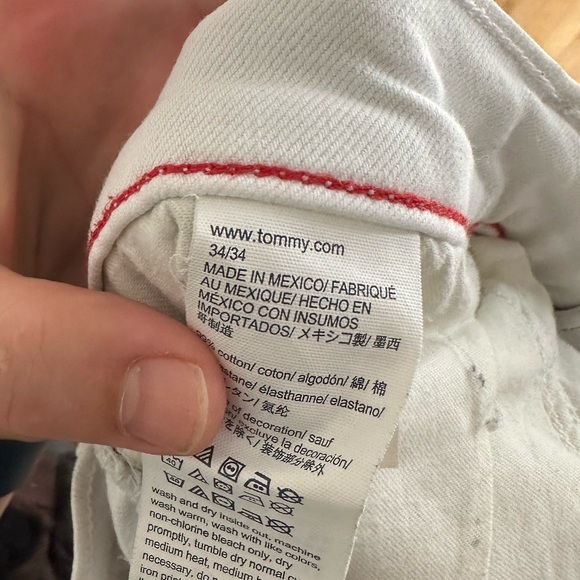 Vintage Ripped White Tommy Hilfiger Jeans - Picture 4 of 4